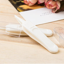 Load image into Gallery viewer, 2Pcs Baby Dig Booger Clips Clean Newborn Baby Ear Nose Navel Safety Tweezers Safe Tongs Baby Care Cleaning Accessories
