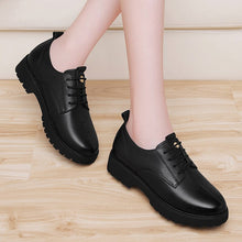 Load image into Gallery viewer, Ladies autumn round toe platform shoes, lace-up solid color women&#39;s shoes, waterproof platform women&#39;s shoes
